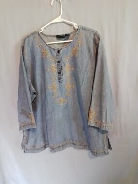 Jane Ashley Woman Boho Top